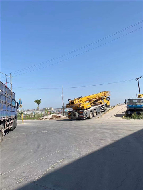 海兴县25吨吊车的租赁价格大概是多少？